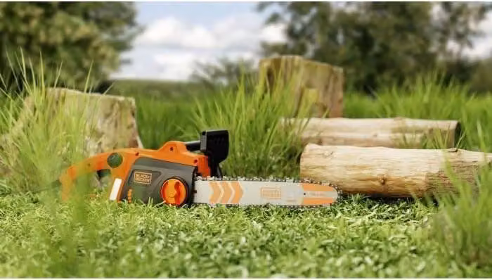 Motosega, BLACK+DECKER BECS1835-QS, 1800 W, lunghezza lama 35 cm, velocità catena 14,5 m/s