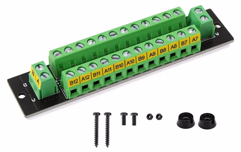 1 gruppo di distribuzione di corrente da 10 A, con 2 ingressi e 2 uscite da 12