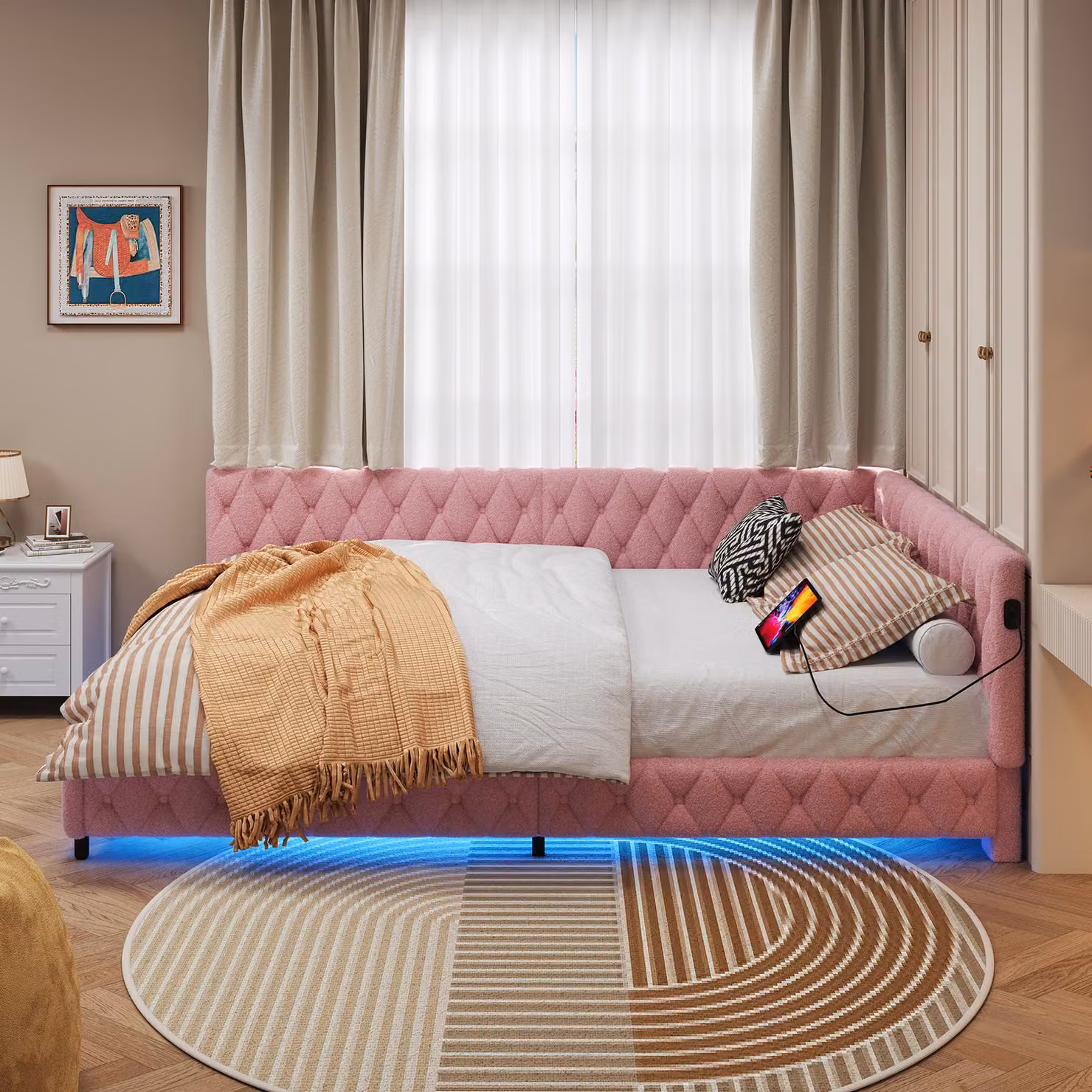 Divano letto Moonbite 140x200 cm – ampio divano angolare con meccanismo trasformabile giorno/notte, illuminazione LED sul bordo e porta USB nella parte superiore, rivestito in tessuto effetto peluche, colore rosa