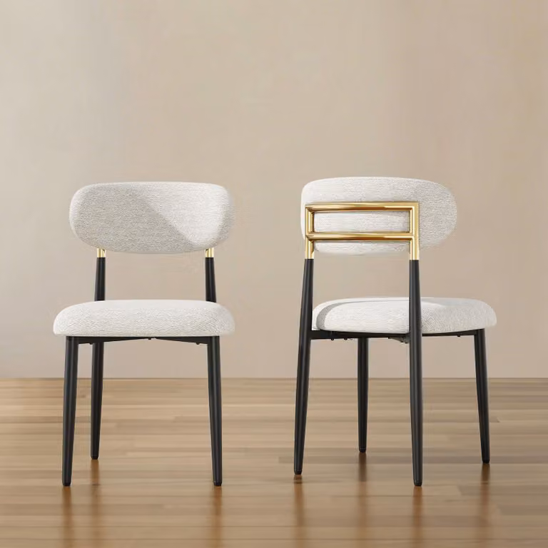 Set di 2 sedie da pranzo imbottite in tessuto, con schienale arrotondato e struttura dorata, gambe in metallo nero, stile moderno, colore beige