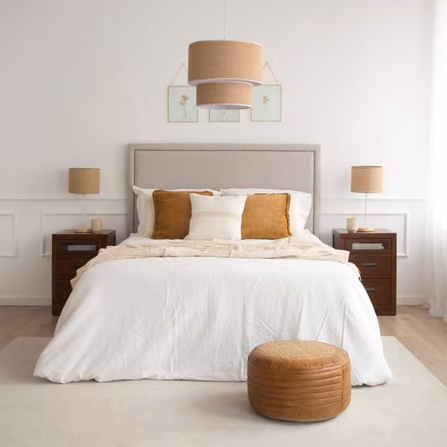 Testiera imbottita Miranda di Banak per letto da 150 cm, disponibile in bianco o beige