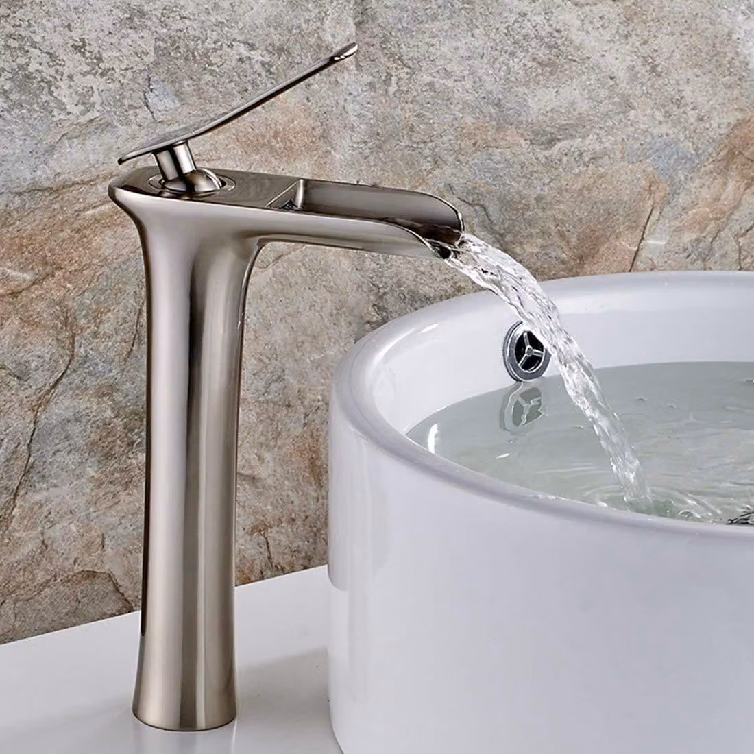 Miscelatore per lavabo a cascata, alto, in nichel spazzolato, con corpo in ottone