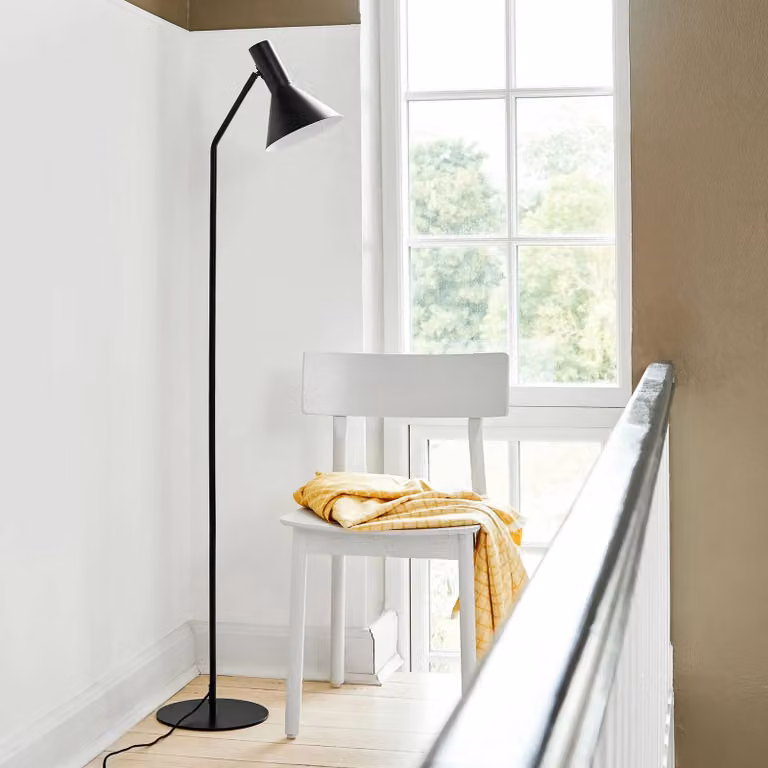 FRANDSEN Lampada da terra di design Lyss, Nero, Soggiorno / Sala da pranzo, Metallo, Design, Lampada da terra