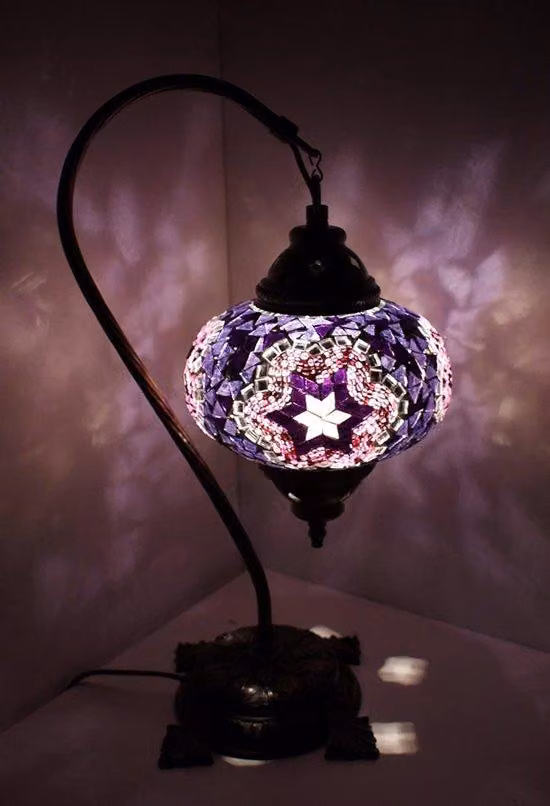 Lampada da tavolo turca con sfera mosaico viola da 12 cm – Lampada orientale realizzata a mano per un'illuminazione suggestiva