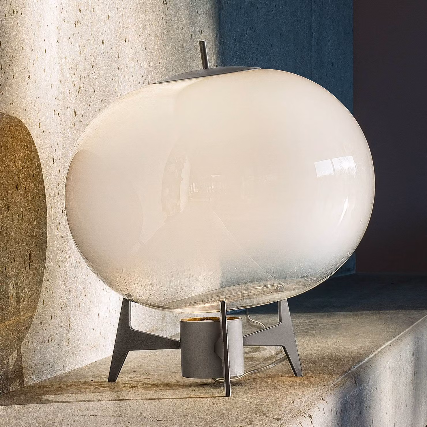 OLEV Lampada da tavolo di design Antartic, Alluminio / Grigio / Zincato, Soggiorno / Sala da pranzo, Vetro, Design, Lampada da tavolo