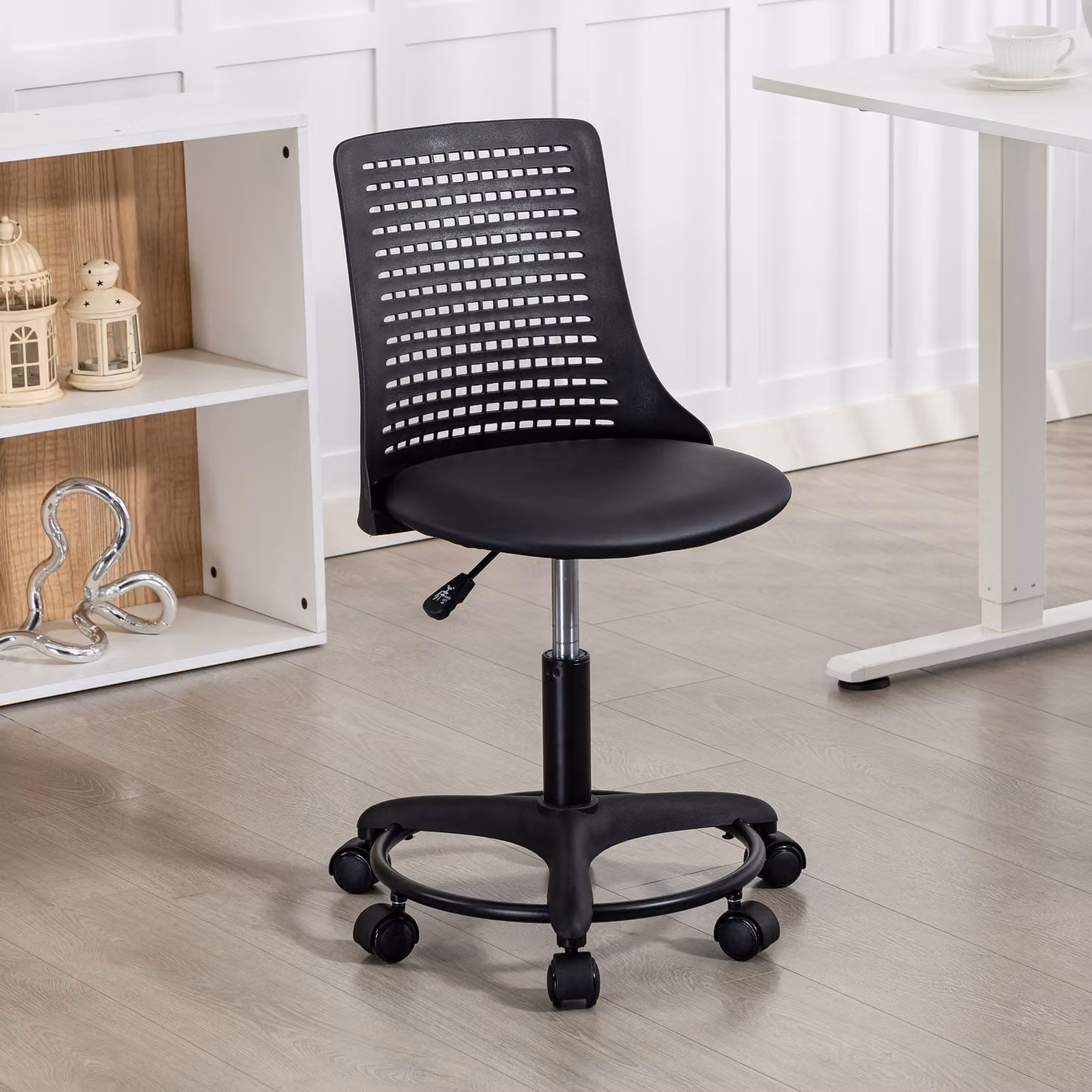 Sedia da ufficio girevole HOMCOM senza braccioli con schienale forato e altezza regolabile, colore nero – 2