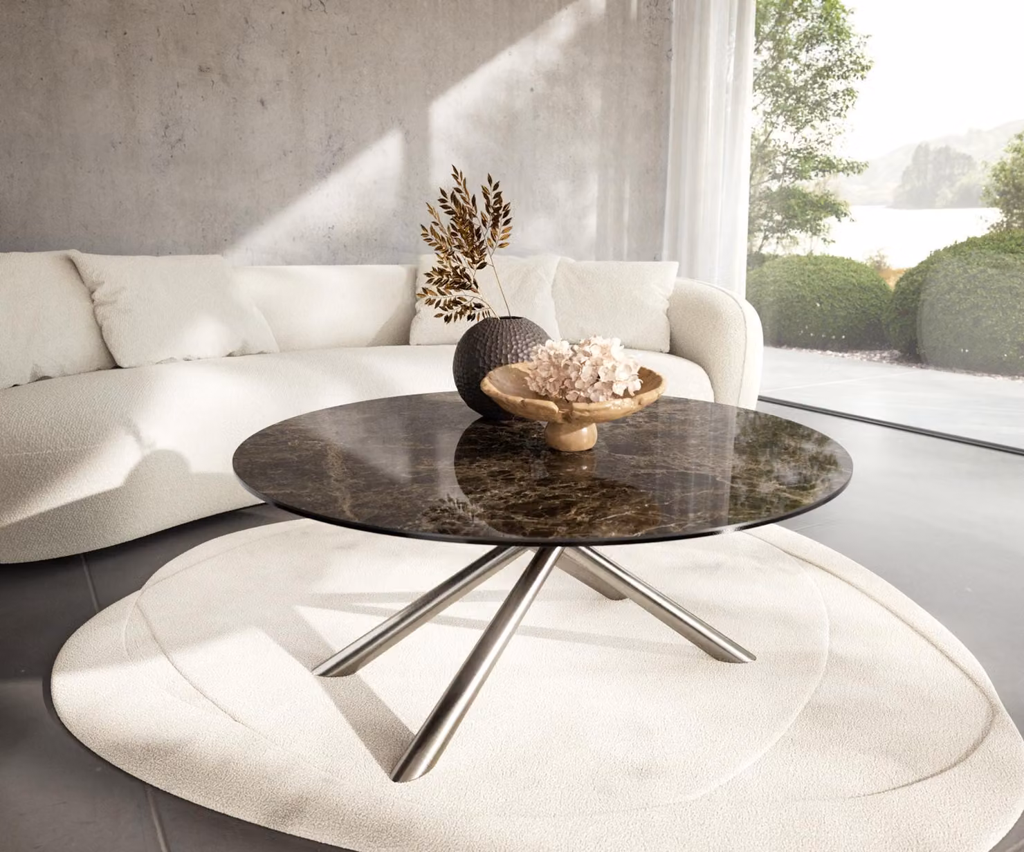 Tavolino DELIFE modello Edge, forma rotonda, dimensioni 100x100 cm, piano in Vetroceramica Emperador extra lucida, colore marrone scuro, struttura in acciaio inossidabile spazzolato