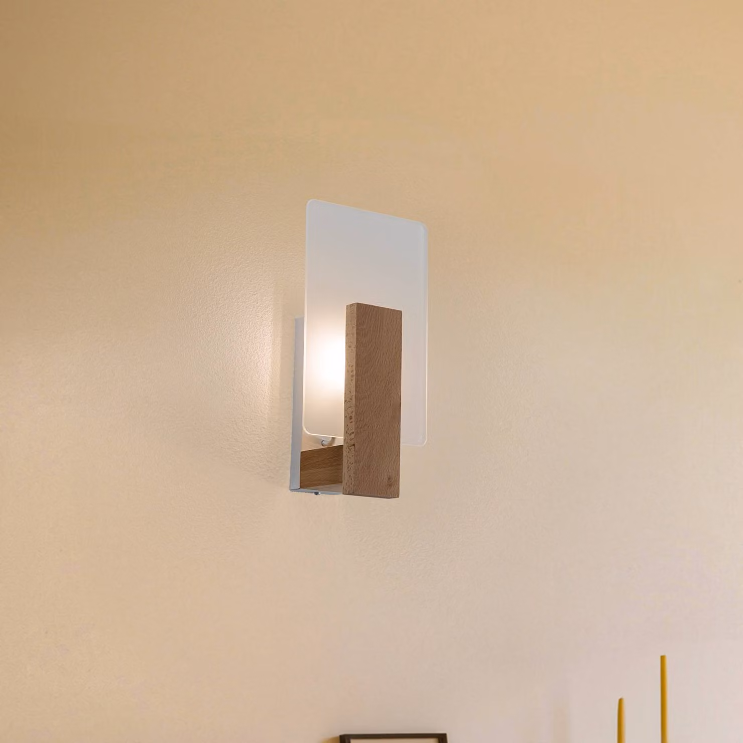 Applique da parete Peach Puff SOLLUX LIGHTING, dimmerabile, Legno chiaro, Soggiorno / Sala da pranzo, Vetro, Moderno, Applique