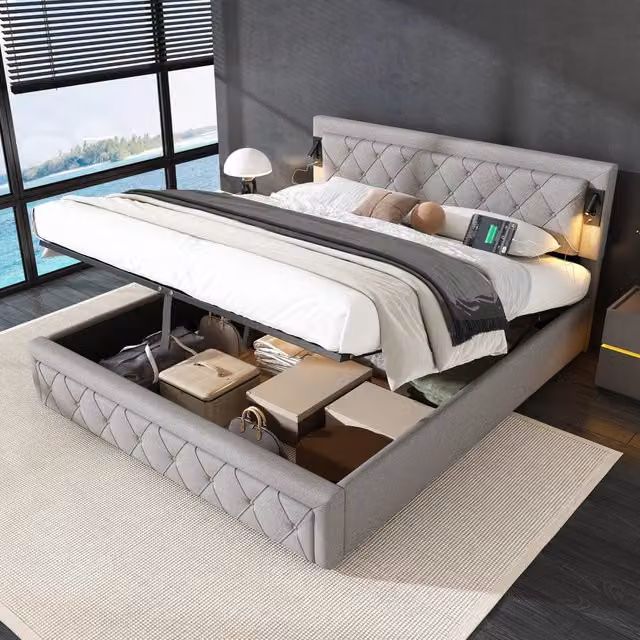 Letto contenitore Mivray con struttura idraulica, rivestimento in tessuto grigio, testiera imbottita con porta USB e illuminazione sottostante