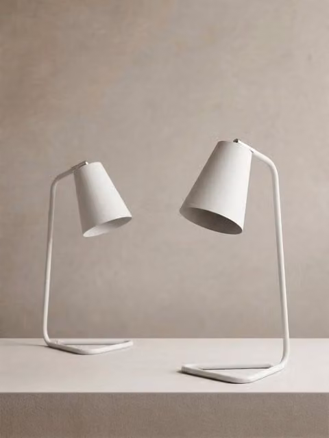 Set di 2 lampade da tavolo Zig Kenay Home in metallo bianco per camera da letto