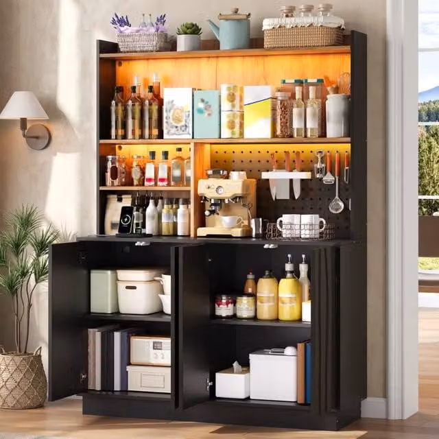 Mobile colonna cucina con LED RGB e presa 2 AC 2 USB in MDF nero e naturale 120 × 43 × 160 cm