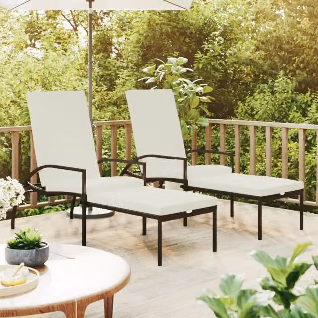 Lettini Prendisole 2 pz con Poggiapiedi in Rattan PE Marrone 317631