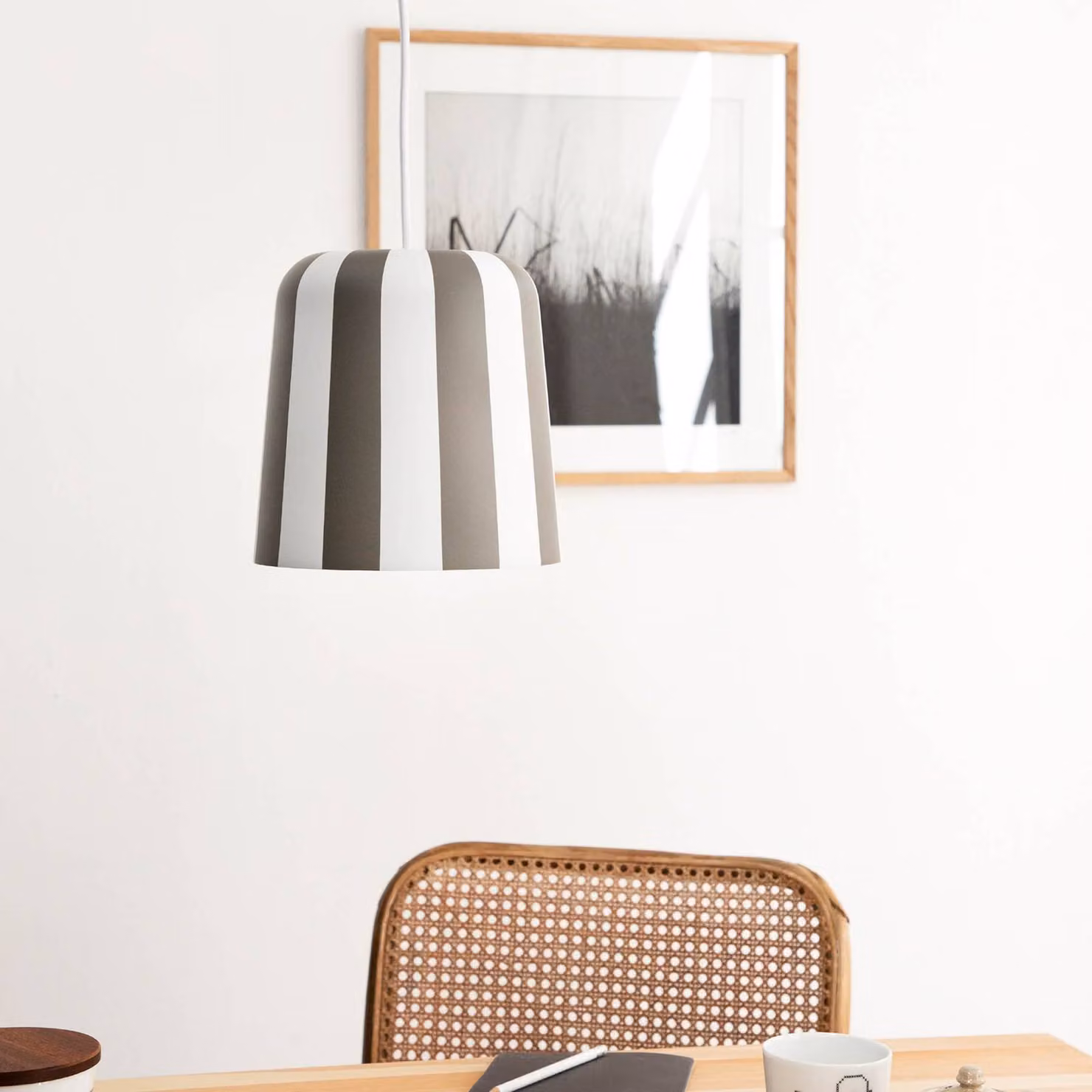 Dyberg Larsen Lampada a sospensione Gry, dimmerabile, Alluminio / Grigio / Zincato, Soggiorno / Sala da pranzo, Metallo, Scandinavo, Lampada a sospensione