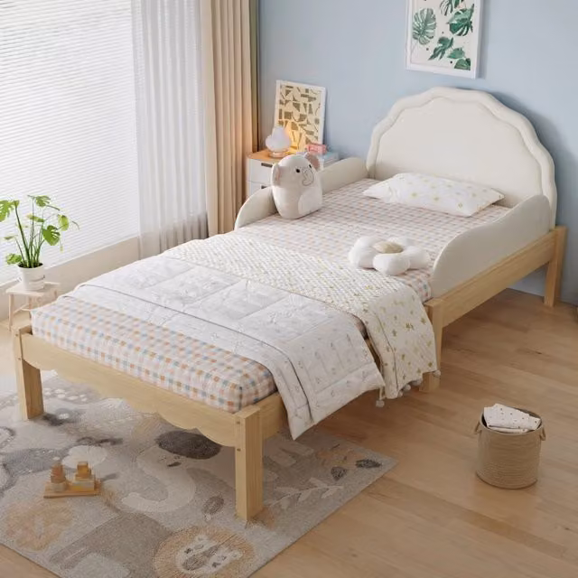 Letto per bambini SINGULARTY in legno massiccio con testiera imbottita in ecopelle, sponde laterali, colore legno naturale e beige, L/P/H: 90 x 200 x 101,5 cm
