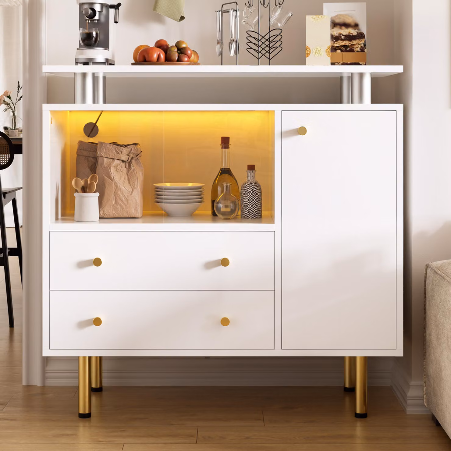 Flieks: Mobile bar moderno a LED con 2 ante scorrevoli in vetro, 2 cassetti e 1 anta, contenitore con maniglie in metallo, gambe in metallo, ideale per soggiorno, ingresso, armadio, colore bianco