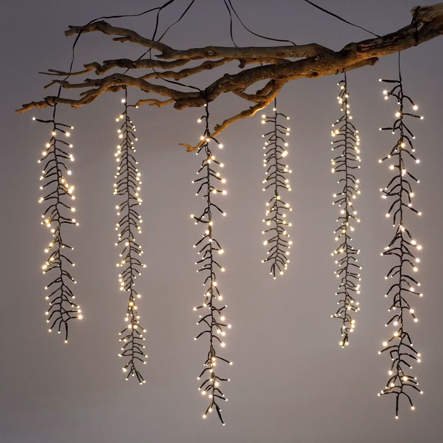Catena luminosa a cascata, luce bianca calda, con 6 fili – 480 LED – Tenda luminosa con 8 modalità di illuminazione per uso esterno, con timer – Ideale per Natale e l'Avvento