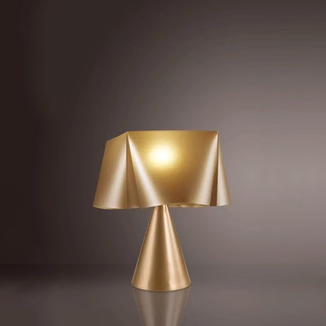 Lampada da scrivania moderna Wanda Polilux Linea Zero colore oro/ottone con attacco E14 – 1