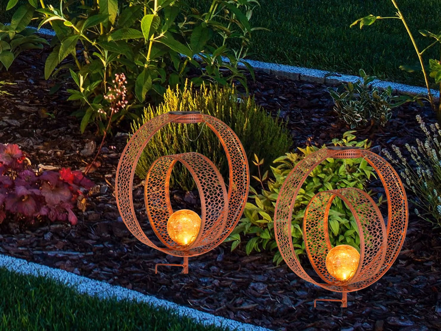 Set da 2 luci solari a LED per la decorazione del giardino; luci solari per terrazza con effetto ruggine, H 42 cm