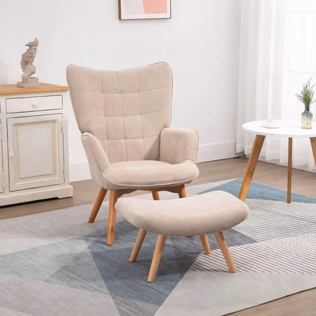 Poltrona lounge WISHDOR in velluto a coste beige con pouf coordinato e gambe in legno di faggio, L: 101 cm, P: 80 cm, H: 72 cm