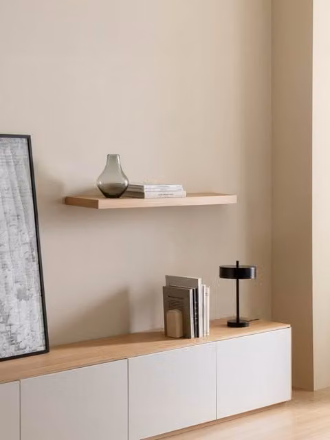 Mensola a parete Unite in impiallacciatura di rovere color beige Kenay Home L: 80 cm – 1