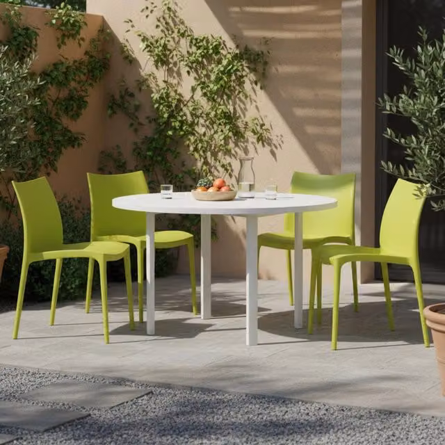 Set di 4 sedie da esterno impilabili DMORA Grover, colore verde opaco, design moderno per giardino e terrazza
