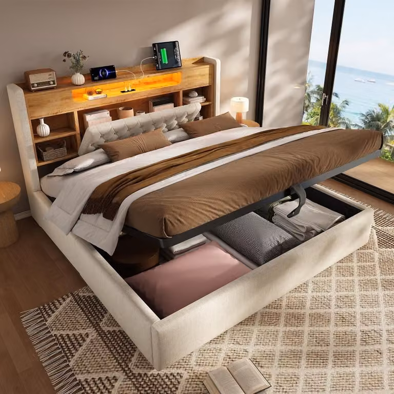 Letto imbottito 160x200 cm con contenitore a sollevamento idraulico, illuminazione LED, funzione di ricarica USB e USB-C, testiera con ripiano e spazio contenitivo, rivestito in lino color beige