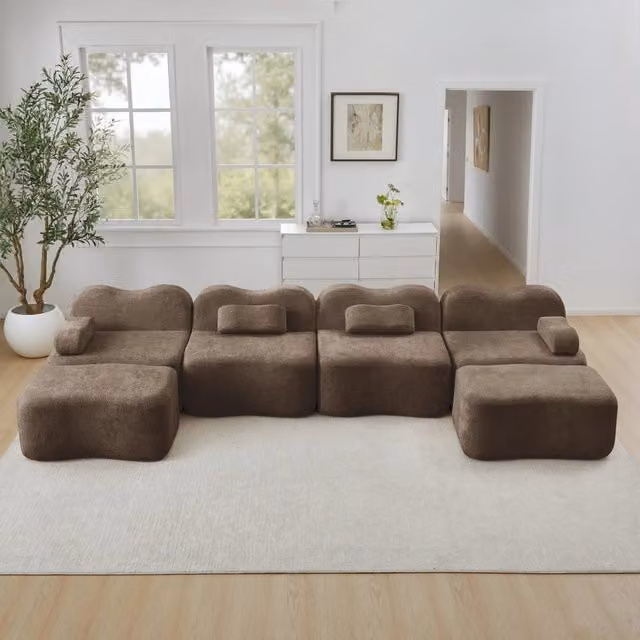 Divano angolare modulare OKWISH a 4 posti in velluto marrone con pouf coordinato per soggiorno