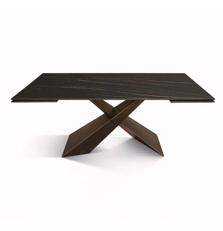 Tavolo FIGARI in vetroceramica matt golden nero con gambe a X in metallo bronzo, allungabile 180×90 cm – 260×90 cm