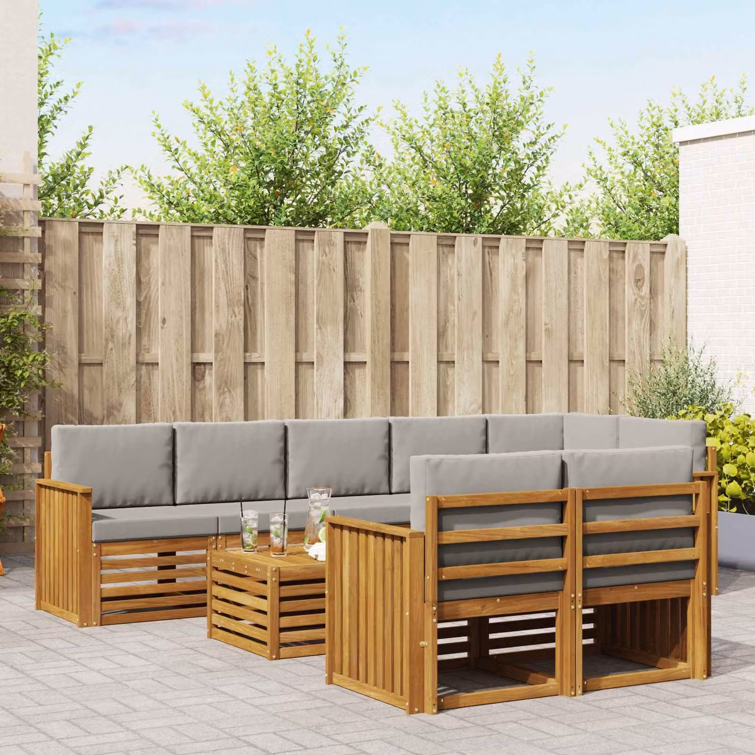 vidaXL Set di divani da esterno a forma di U composto da 9 pezzi in legno di acacia con cuscini, Grigio, Marrone e Bianco