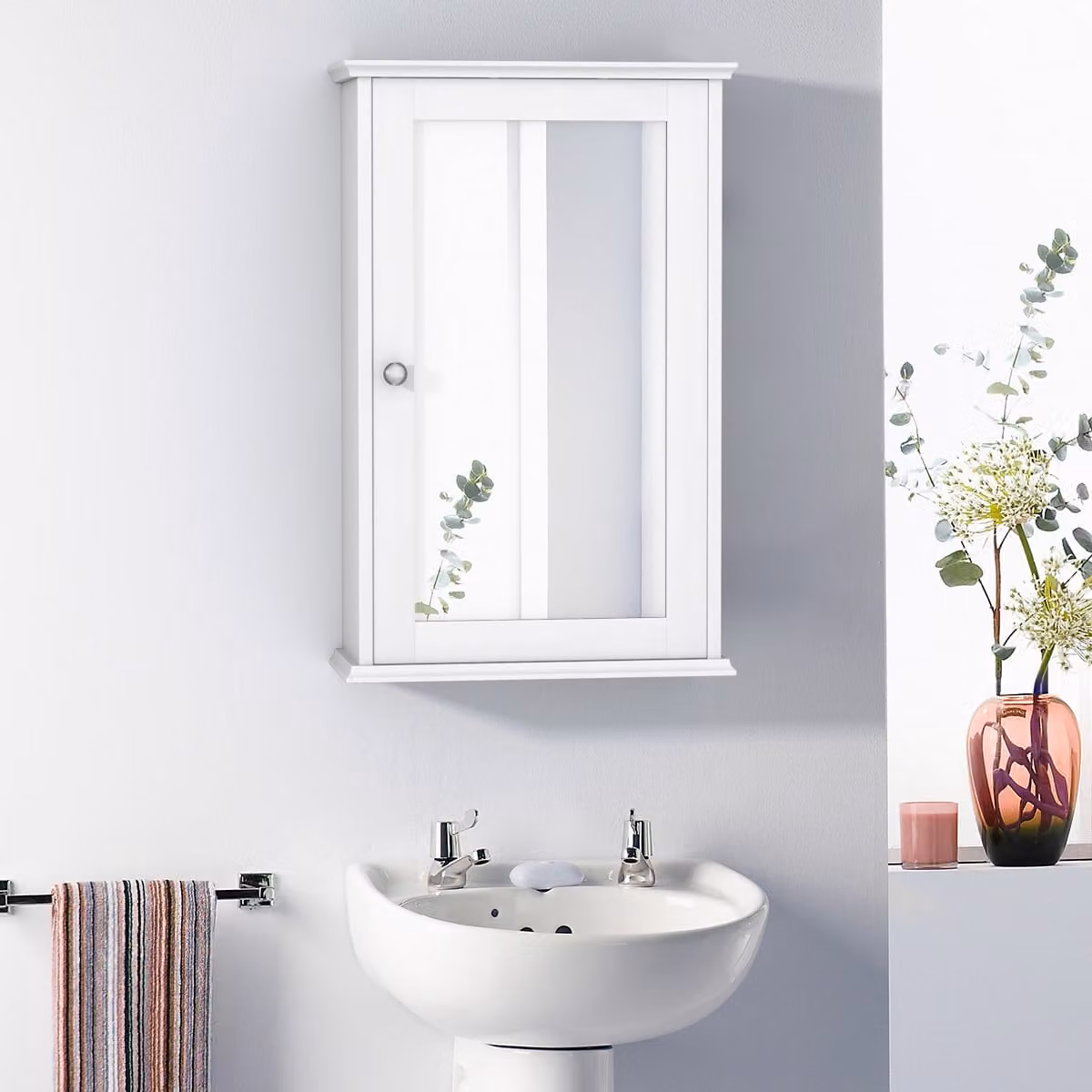 Armadietto da bagno Costway con specchio, modello moderno a parete, bianco opaco