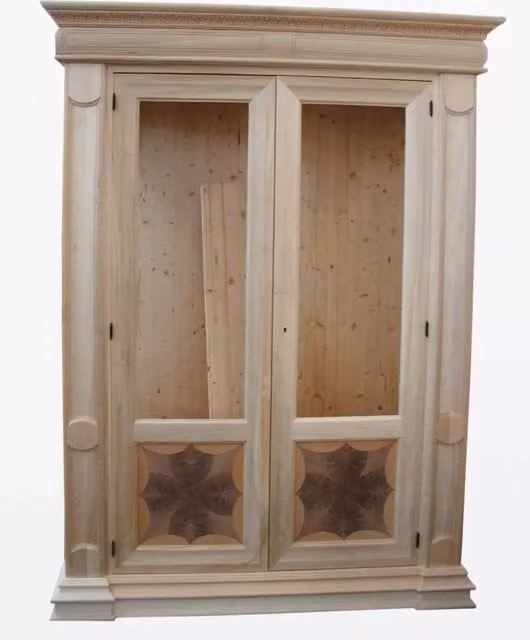 Vetrina Mobili 2G in legno intarsiato con ante in vetro e serratura, finitura grezza, L: 168 cm, P: 52 cm, H: 217 cm – 1