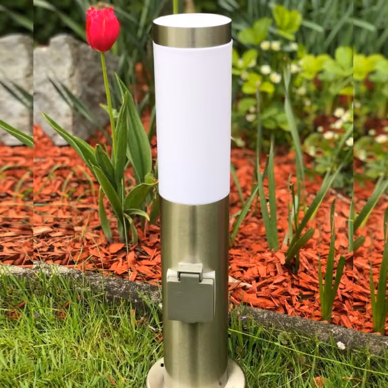 Lampada da terra in acciaio inox E27 IP44 - con presa di corrente