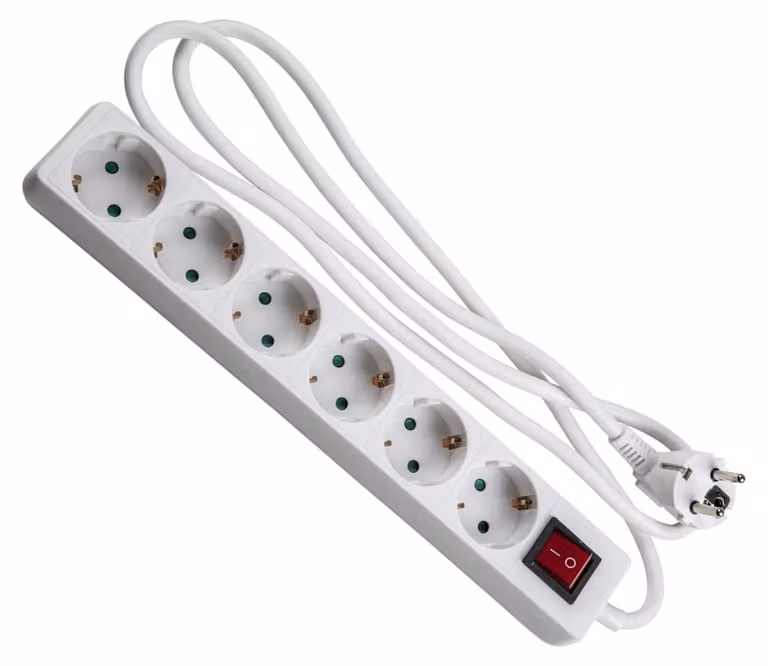 Ciabatta multipresa bianca con 6 prese Schuko con interruttore, cavo H5VV-F 3G1,5, lunghezza 1,5 metri