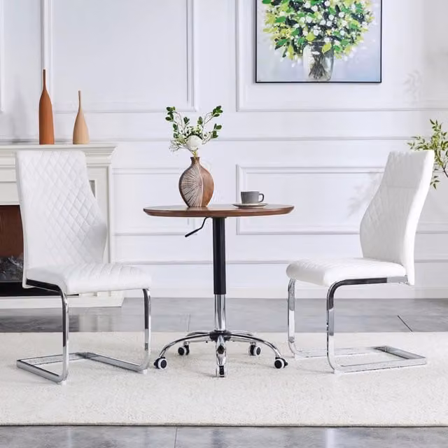 Set di 2 sedie da pranzo MODFU con schienale alto 100 cm, rivestimento in ecopelle bianca e struttura metallica argento