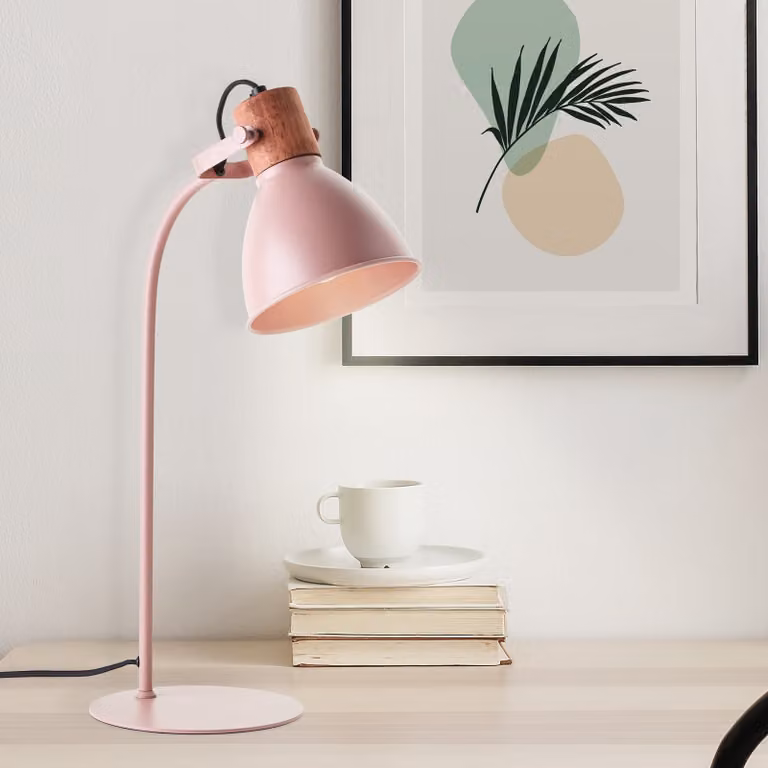 Lampada da tavolo BRILLIANT ELENA in rosa | testa orientabile | 1 attacco E27 max. 40 W | Altezza 52 cm | Metallo/legno