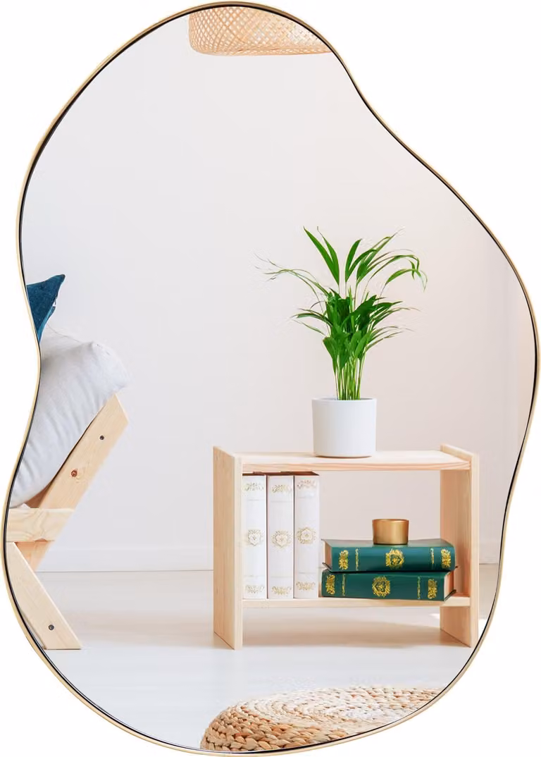 Specchio da parete dalla forma asimmetrica, moderno specchio da trucco con superficie riflettente ad alta definizione e cornice robusta, specchio decorativo con 2 opzioni di fissaggio, dorato