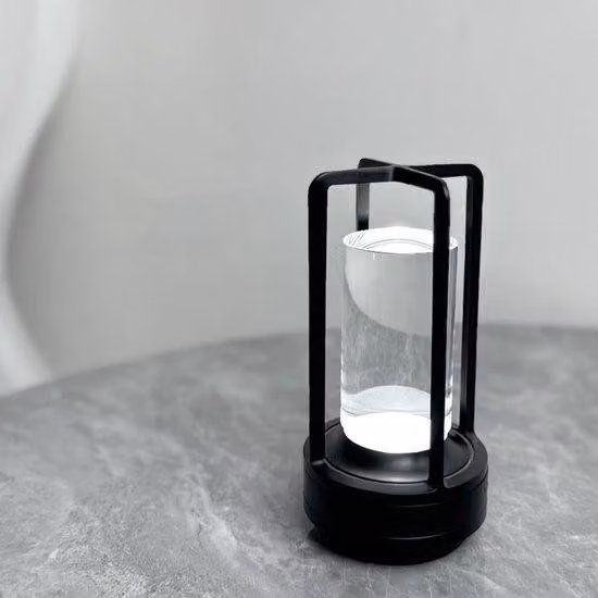 Lampada da tavolo portatile in metallo per interni/esterni, lampada LED ricaricabile senza fili, 3 colori, commutabile, alimentata a batteria, piccola lampada da scrivania, ideale per ristoranti/camere da letto/bar/caffetterie/campeggio - Nero