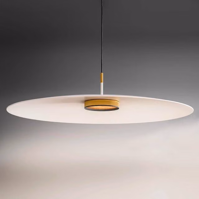 Lampada a sospensione LED Olev Overfly Plus, design moderno e regolabile, disponibile in bianco o nero con finiture oro/ottone