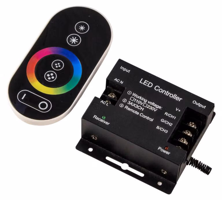 CONTROLLORE RGB ARELUX, grado di protezione IP20, 3 canali, 2,26A per canale, 500W per canale, 230V AC.