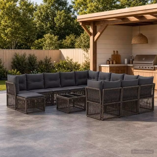 Set Divano da Giardino Moderno vidaXL in Polyrattan Grigio con 13 Pezzi, Comprensivo di Tavolino, Ottoman e Cuscini Imbottiti – 1