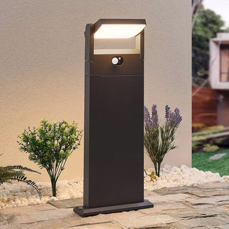Lindby Novalie lampione a LED solare, Alluminio / Grigio / Zincato, Alluminio, Moderno, Lampade solari