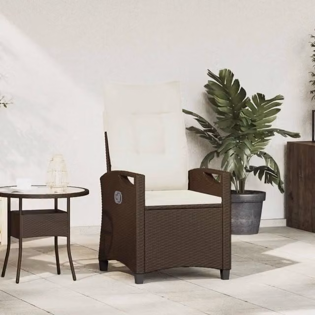 Sedia da giardino reclinabile vidaXL in polyrattan marrone e beige con cuscini, resistente alle intemperie, L: 56 cm, P: 60 cm, H: 112 cm