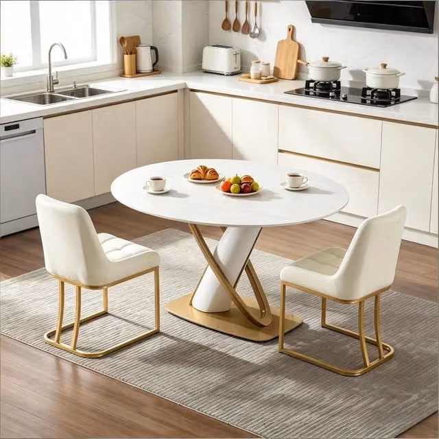 Set di 2 sedie da pranzo FOLYNA in velluto beige con struttura in metallo dorato e schienale curvo