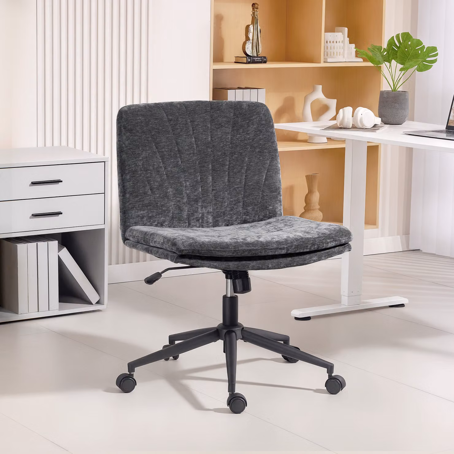 Sedia da ufficio HOMCOM con sedile largo senza braccioli, girevole e regolabile in altezza, colore grigio – 2