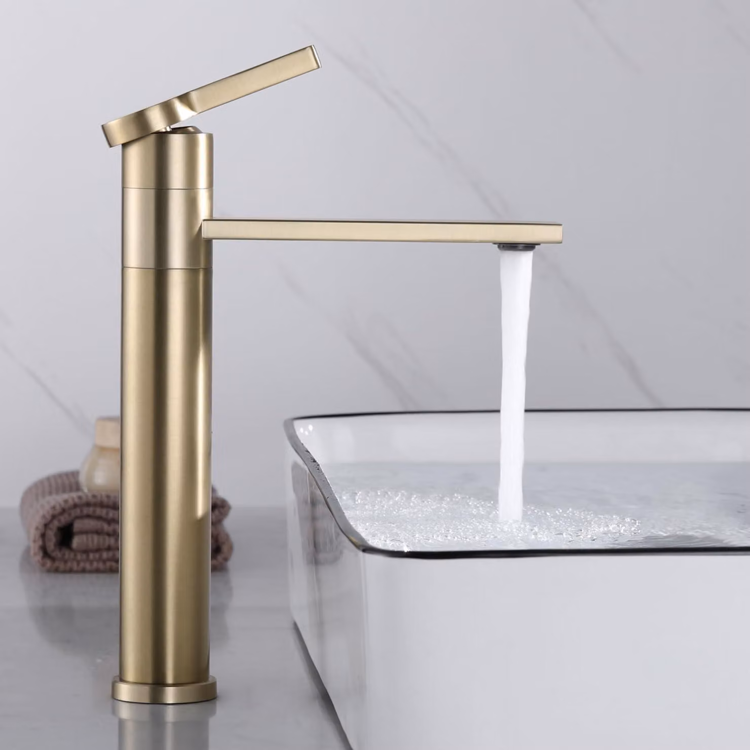 Miscelatore per lavabo, rotazione a 360°, finitura oro spazzolato, monoblocco