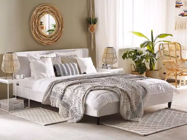 Letto Beliani moderno in velluto bianco con telaio imbottito e struttura in legno, L/P/H: 160 x 200 x 126 cm – 1