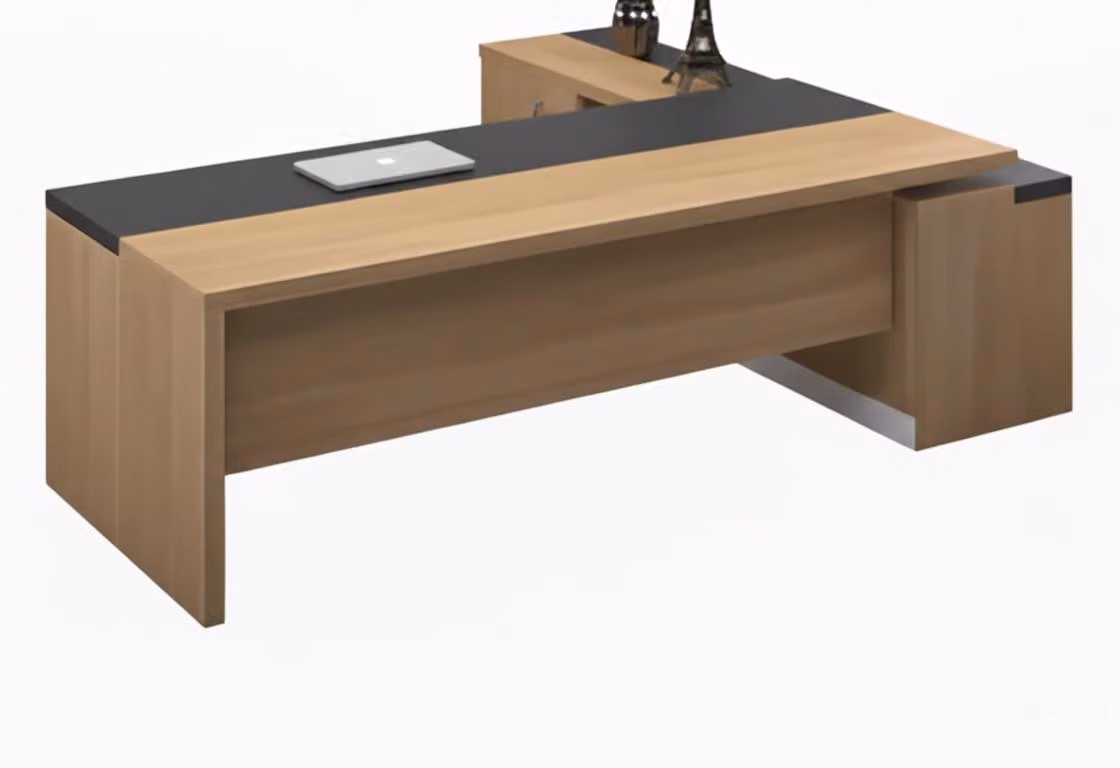 Elegante scrivania da ufficio in stile moderno con struttura in legno marrone chiaro e nero