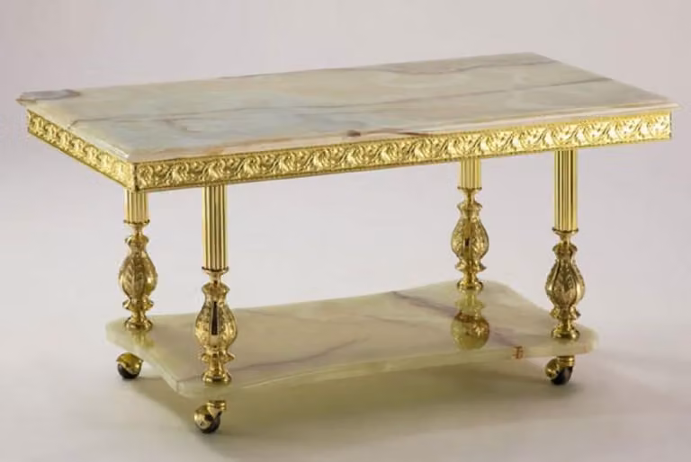 Casa Padrino tavolino barocco crema/oro 100 x 50 x h. 43 cm - Tavolino rettangolare in stile barocco con piano in pietra artificiale onice e rotelle - Mobili barocchi - Italy