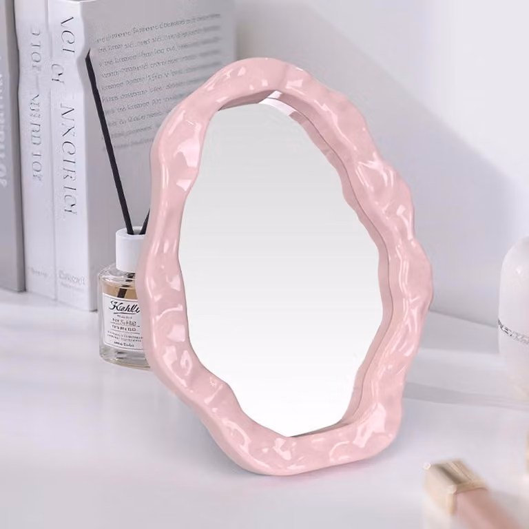 Specchio da trucco regolabile, con supporto per essere posizionato su un tavolo o fissato a una parete