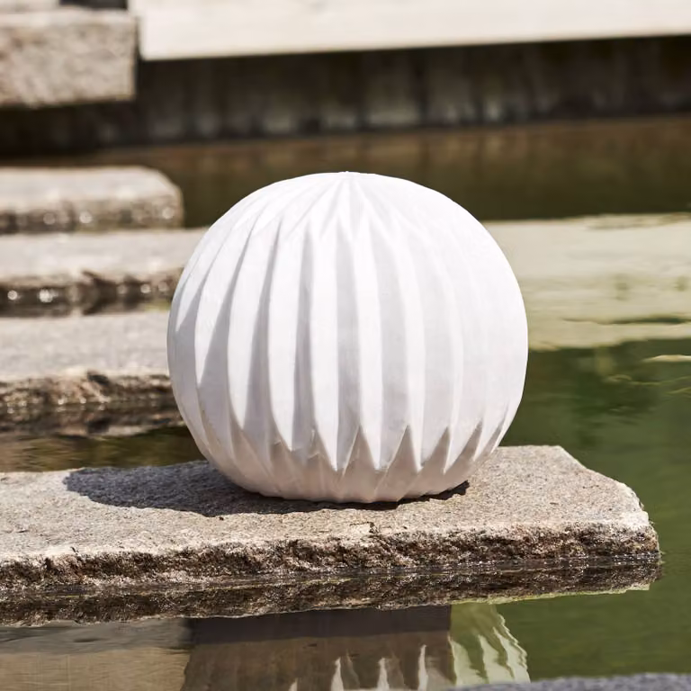 STAR TRADING Lampada da giardino a LED Sandy, Ø 25,5 cm plastica bianca batteria Sandy, Bianco / Opale, Plastica, Moderno